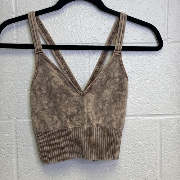 NWOT Zenana Tan Ribbed V-Neck Bralette Crop with Adjustable Straps - Picture 2 of 5